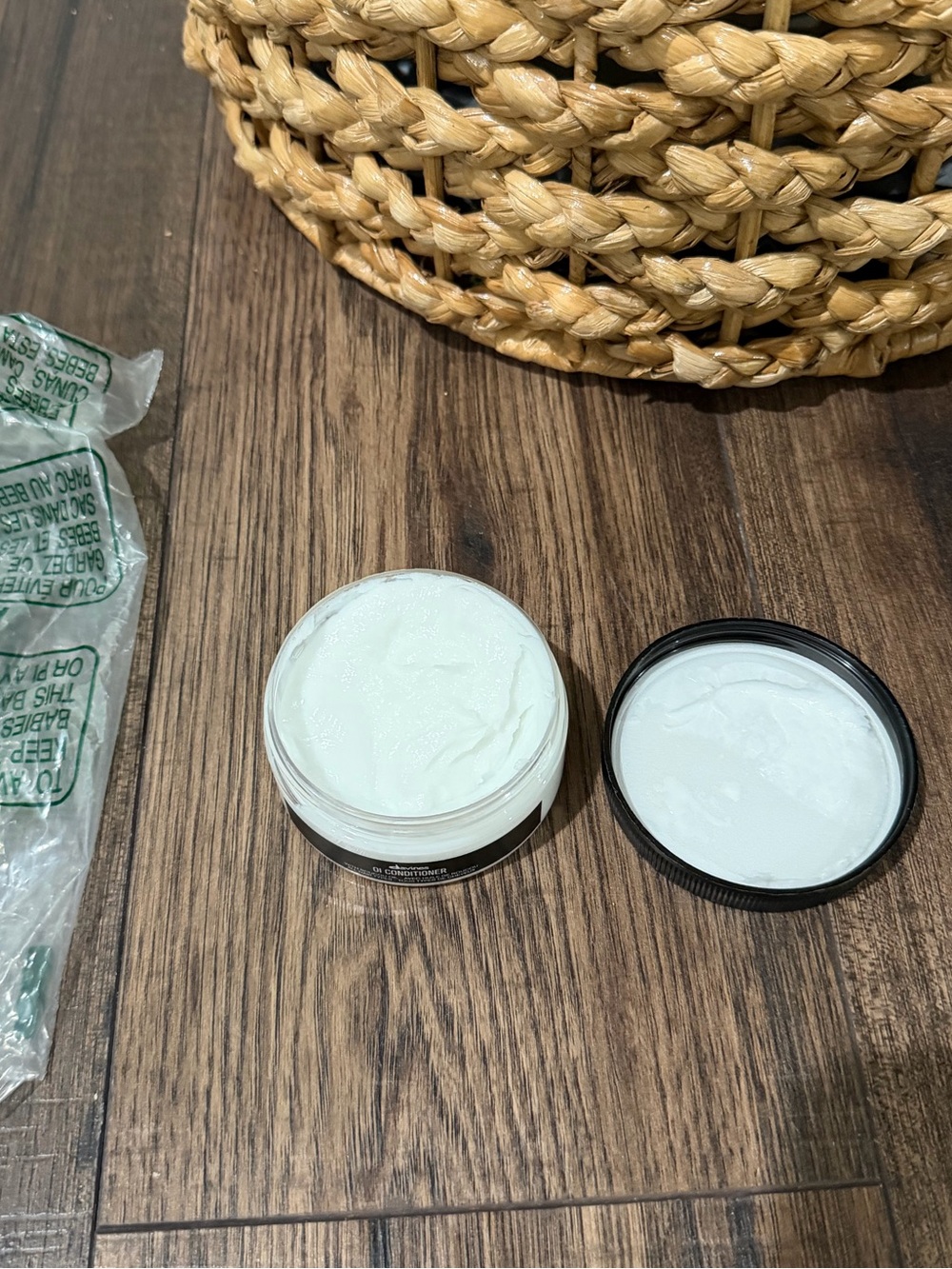 Davines OI Conditioner 75ml
2.64oz 90% full store display - Picture 3 of 3